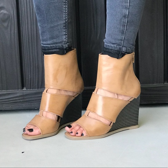 Boutique Shoes - Black Square Peep Toe Caged Cognac Wedge Bootie